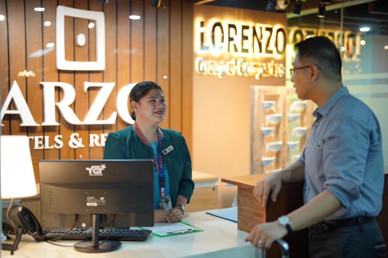 Arzo Hotel Premier Makati City Екстер'єр фото