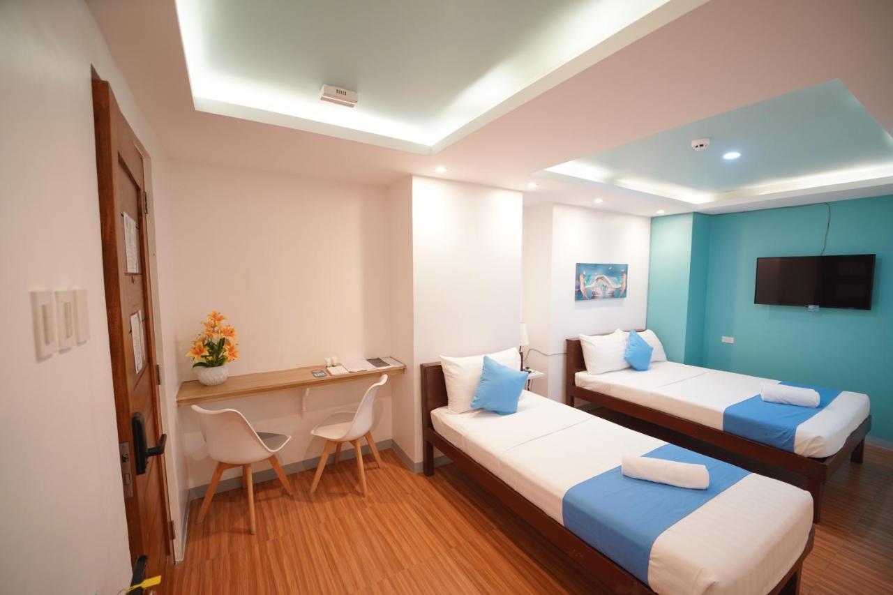 Arzo Hotel Premier Makati City Номер фото