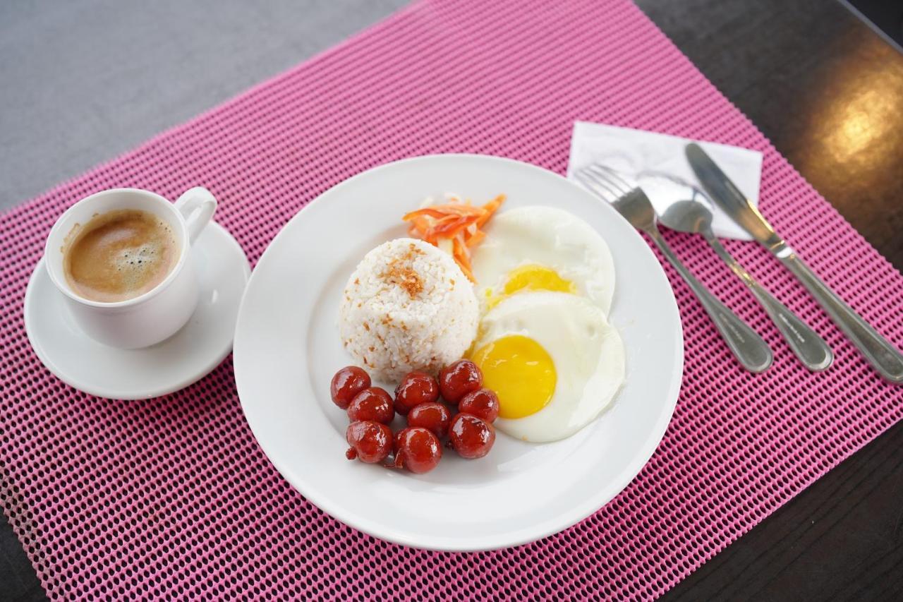 Arzo Hotel Premier Makati City Екстер'єр фото