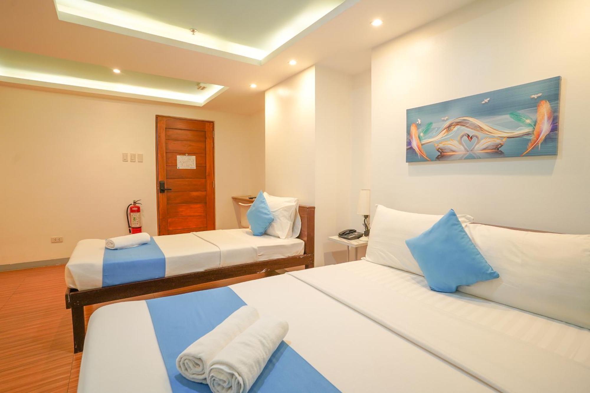 Arzo Hotel Premier Makati City Екстер'єр фото