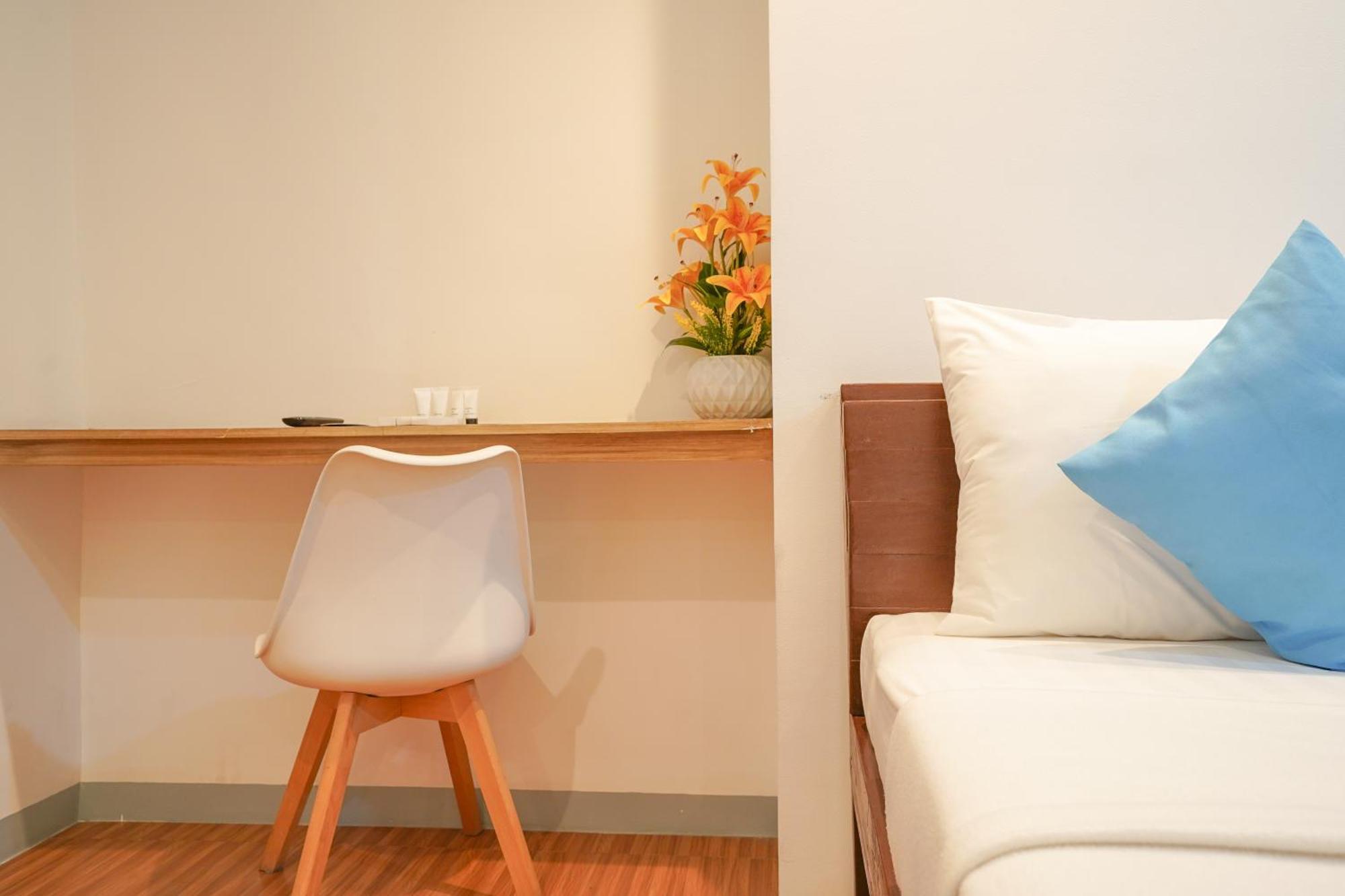 Arzo Hotel Premier Makati City Екстер'єр фото