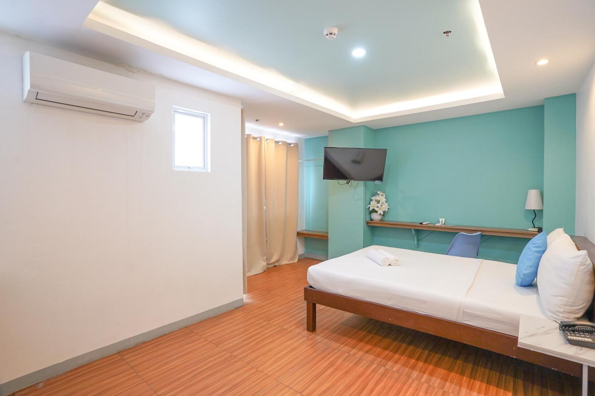 Arzo Hotel Premier Makati City Екстер'єр фото